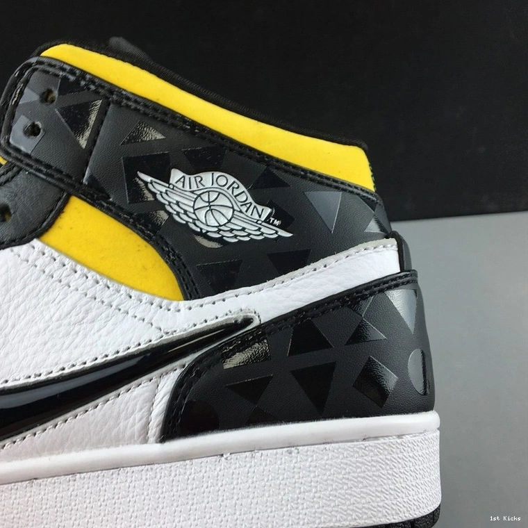 CJ9219-001  Quai54 (2019) Jordan  1 Mid 0227